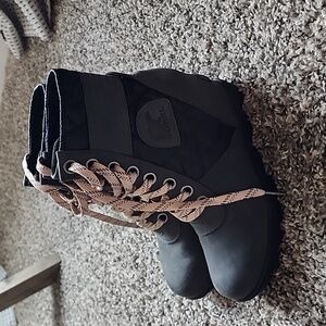 NWOB Sorel Lexi Quilted Wedge Boots